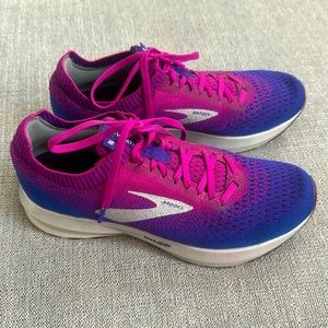 Brooks Levitate 2 Women's Running Shoe Aster, Purple, Blue Size 8.5